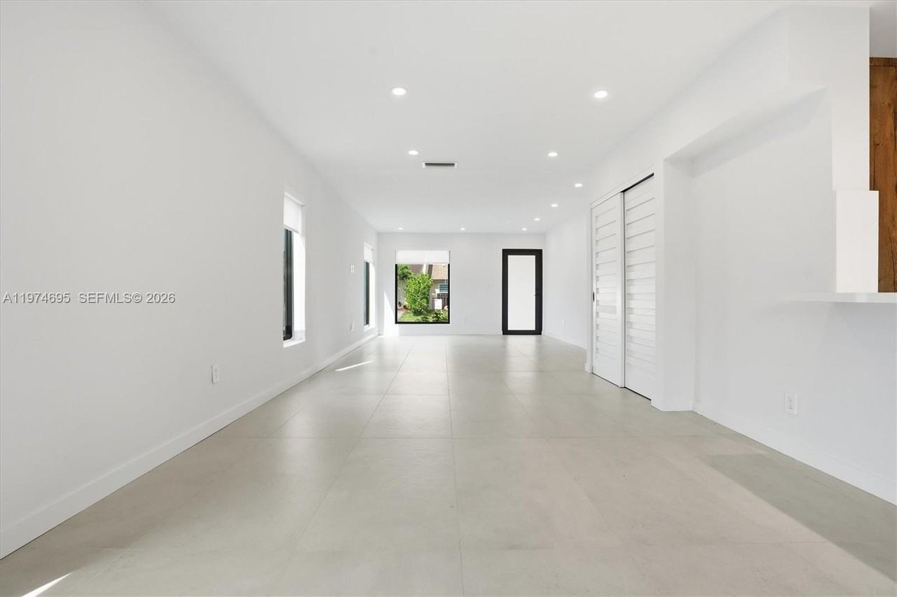 11959 Sw 122nd Ct #11959 - Photo 5 of 39