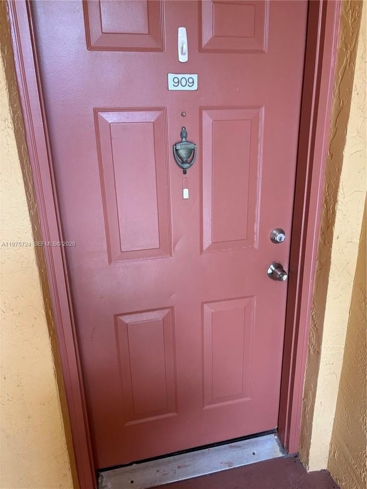 2200 Nw 33rd Ct #909 - Photo 2 of 13