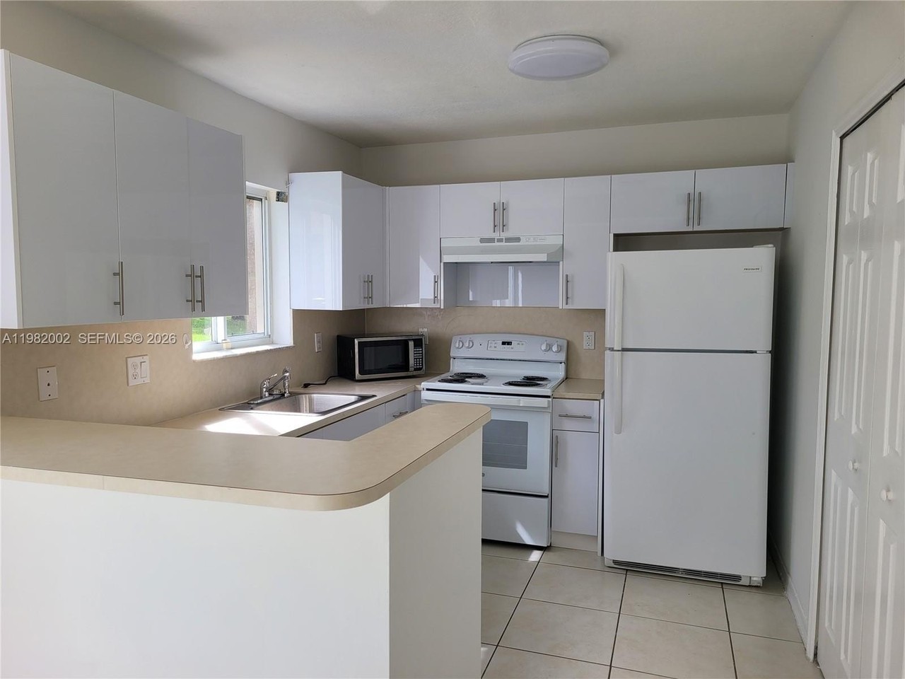 2921 Se 13th Ave #106-48 - Photo 7 of 23