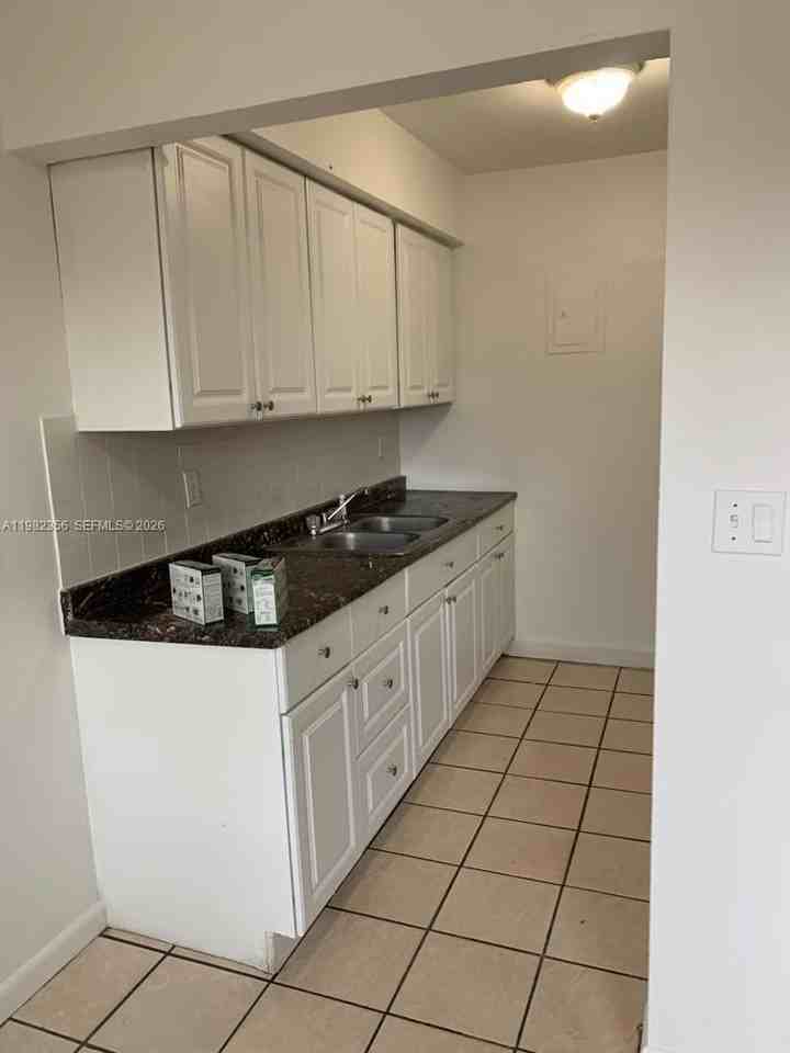 4121 Nw 30th Ter #1 - Photo 4 of 6