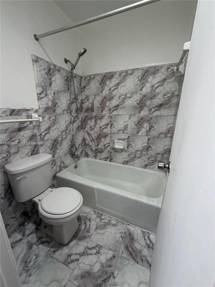 4121 Nw 30th Ter #1 - Photo 6 of 6
