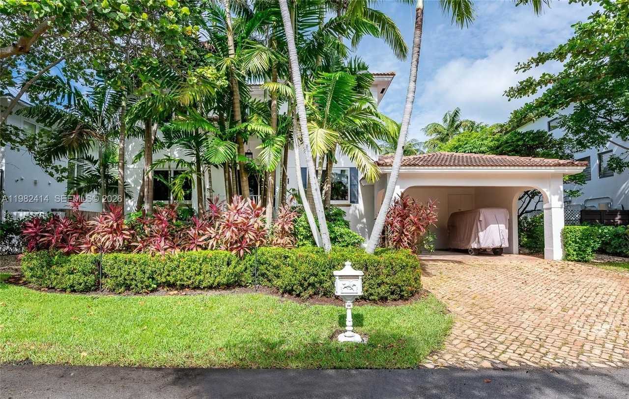 760 Glenridge Rd - Photo 3 of 50