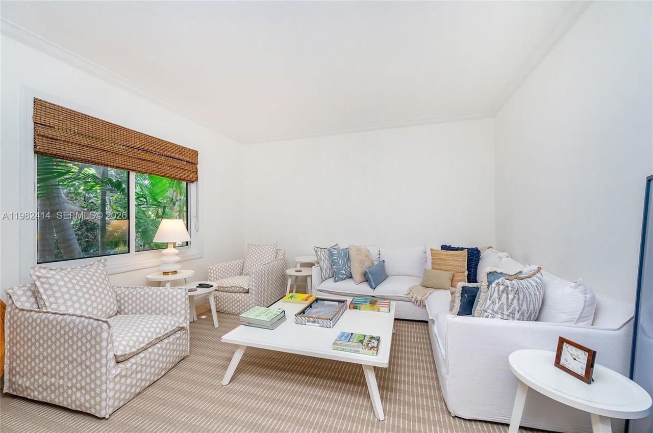 760 Glenridge Rd - Photo 5 of 50