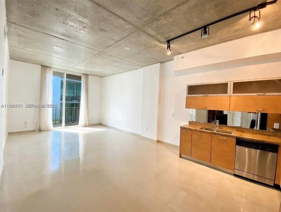 2275 Biscayne Blvd #1008 - Photo 2 of 24