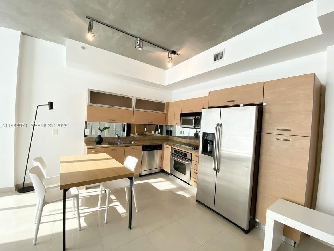 2275 Biscayne Blvd #1008 - Photo 3 of 24