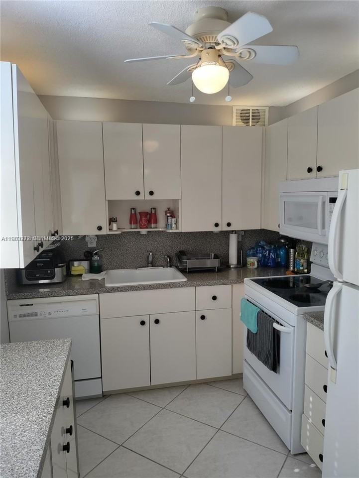 452 Flanders J #452 - Photo 4 of 27