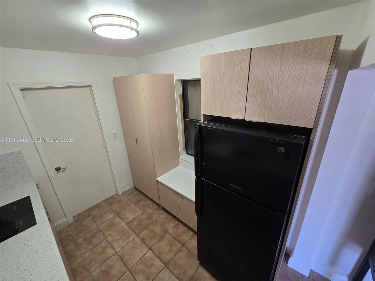 704 Sw 2nd Ave - Photo 5 of 9