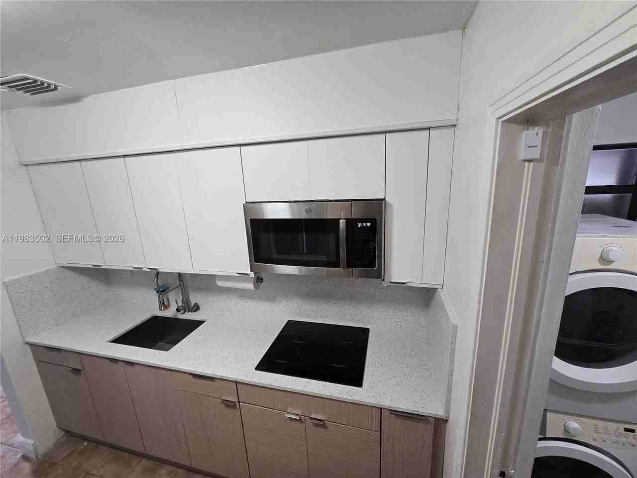 704 Sw 2nd Ave - Photo 6 of 9