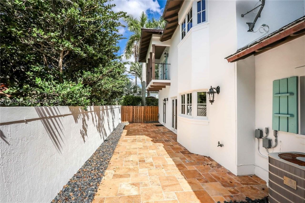 11064 Sw 79th Path #0 - Photo 6 of 33