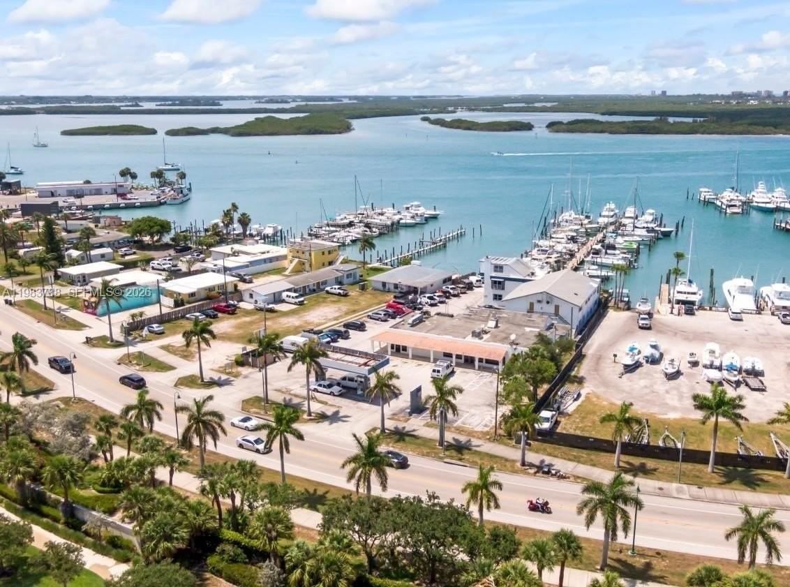 1010 Seaway Dr #F - Photo 6 of 7