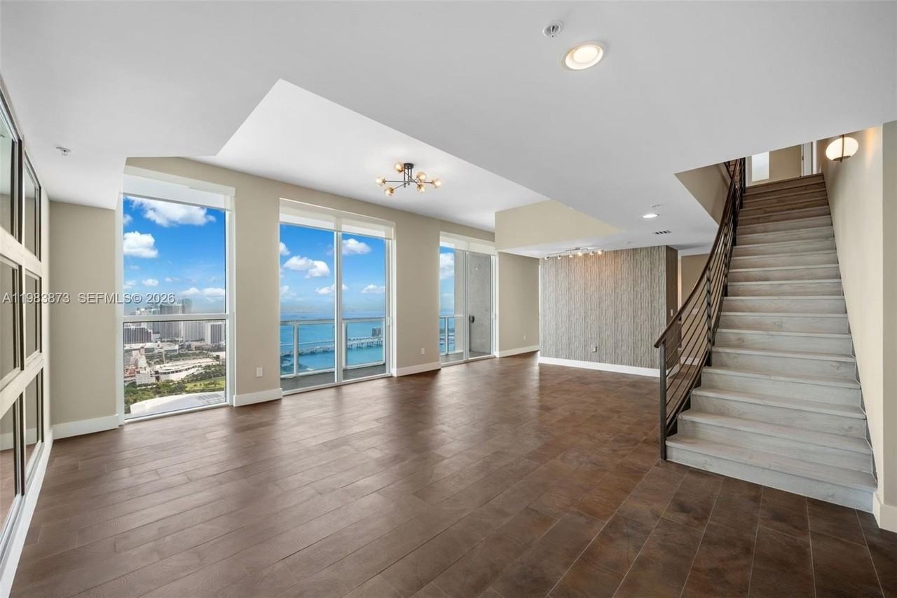 244 Biscayne Blvd - Photo 2 of 41