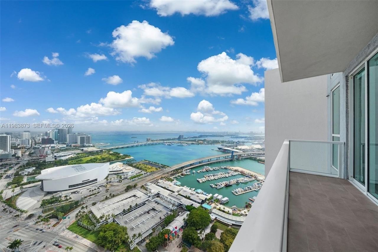 244 Biscayne Blvd - Photo 3 of 41