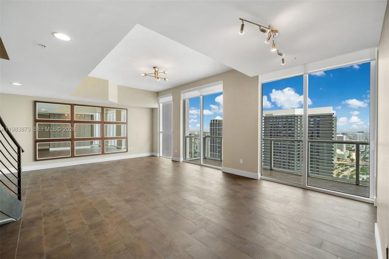 244 Biscayne Blvd - Photo 4 of 41