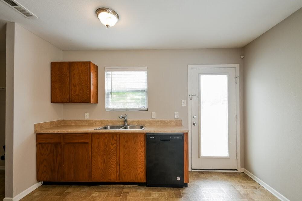 8039 Bach Dr - Photo 7 of 16