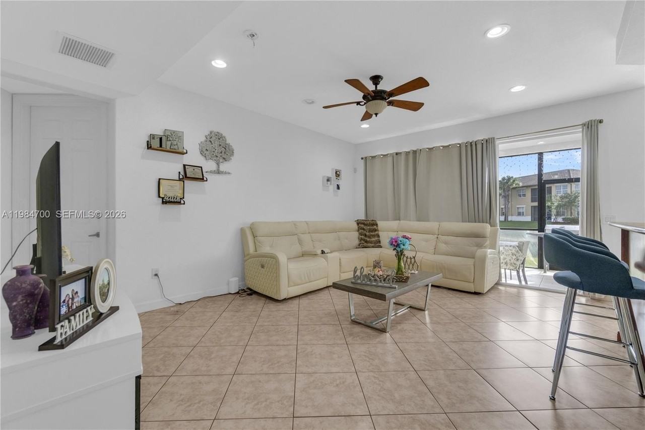 8200 Nw 128th Ln #40B - Photo 4 of 29