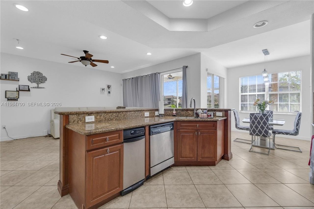 8200 Nw 128th Ln #40B - Photo 6 of 29