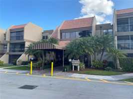 featured image of 240 Lakeview Dr #308
