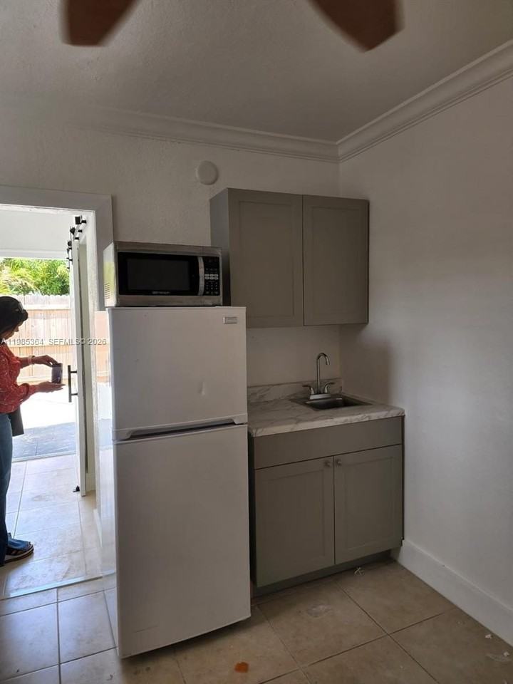 8871 Nw 15th St #REAR - Photo 3 of 8