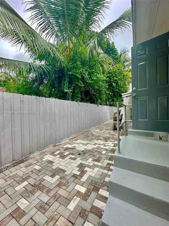 5510 Nw Miami Pl #5510 - Photo 4 of 14