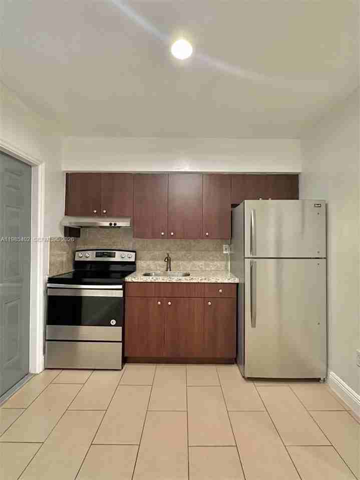 5510 Nw Miami Pl #5510 - Photo 6 of 14