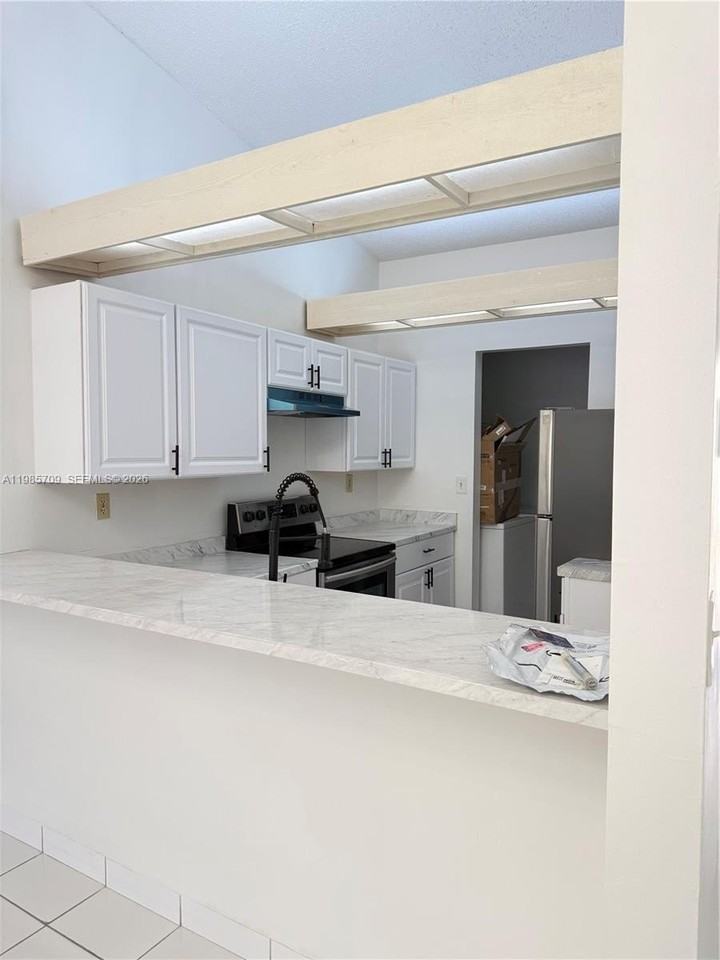 12324 Sw 148th Ter - Photo 4 of 23