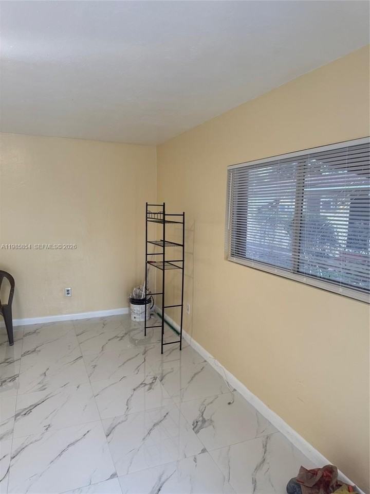 571 Nw 113th St #571 - Photo 5 of 10