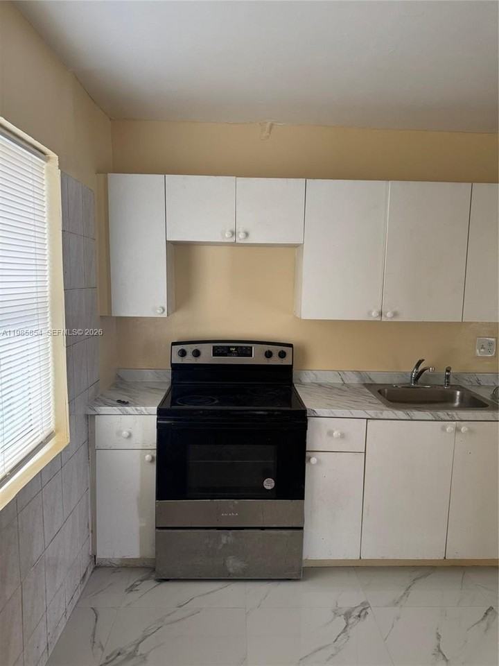 571 Nw 113th St #571 - Photo 7 of 10