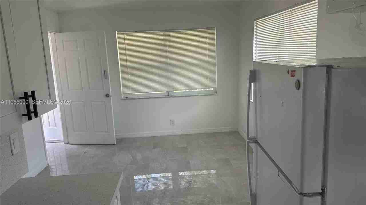 6201 Sw 37th Ct #3A - Photo 2 of 12