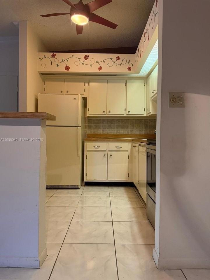 15500 Lakes Of Delray Blvd #207 - Photo 6 of 24