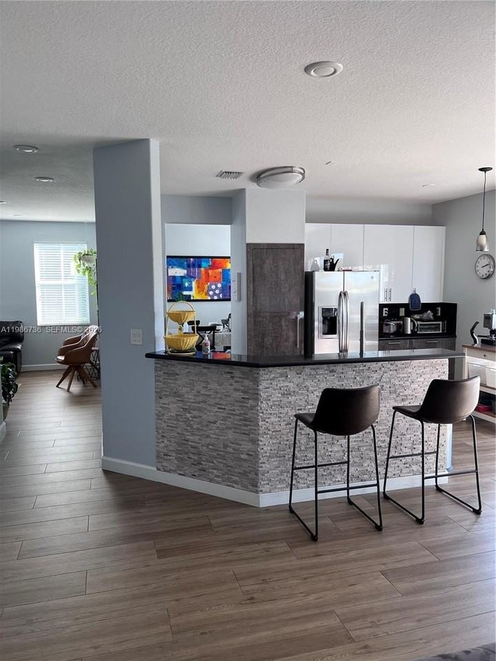 8642 Nw 109th Ct #0 - Photo 6 of 21