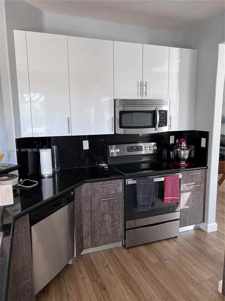 8642 Nw 109th Ct #0 - Photo 7 of 21