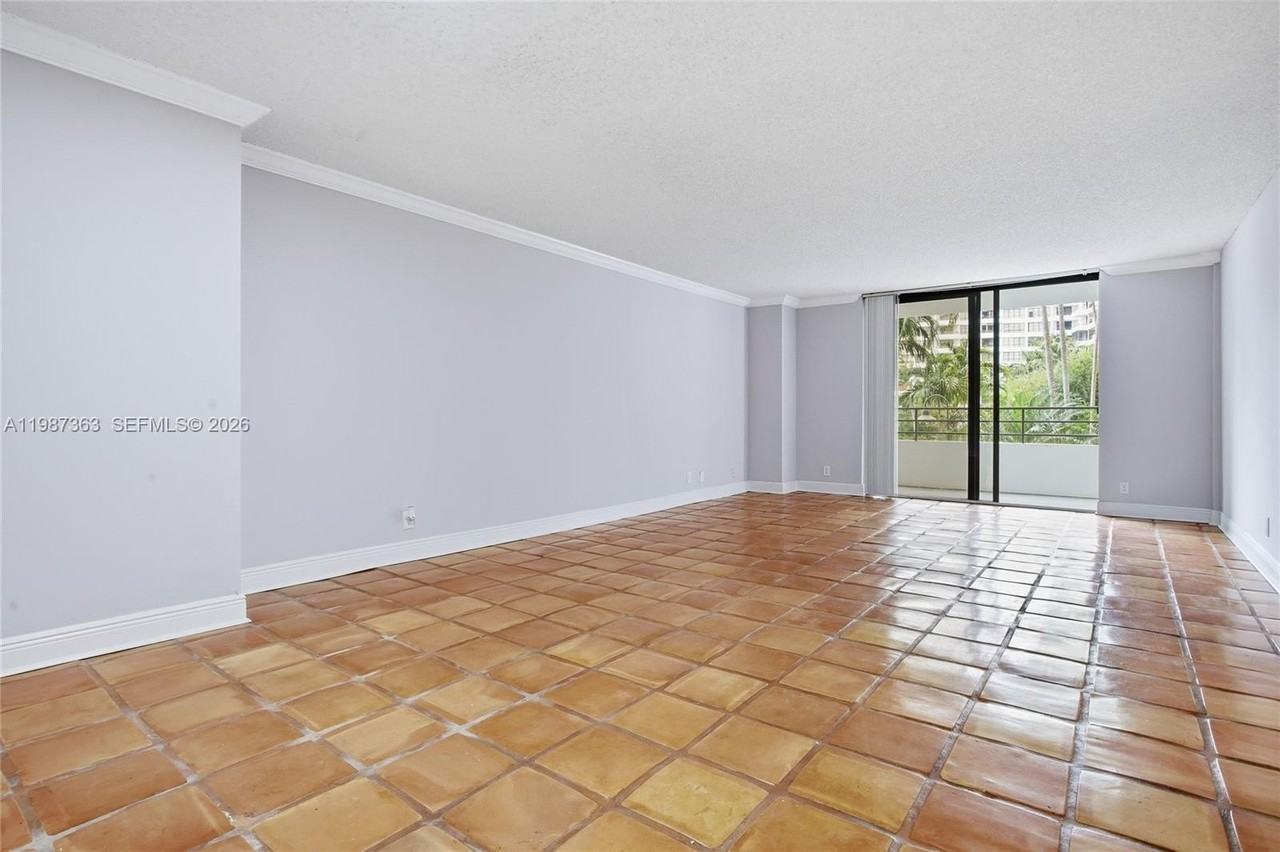 2500 Parkview Dr #415 - Photo 3 of 27