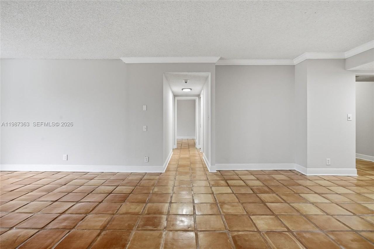 2500 Parkview Dr #415 - Photo 7 of 27