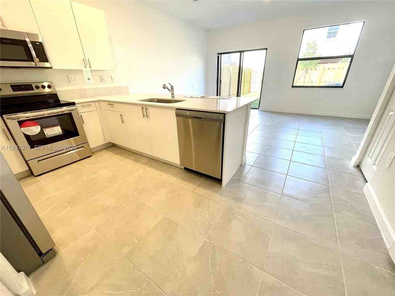 11737 Sw 245th Ter #0 - Photo 4 of 16