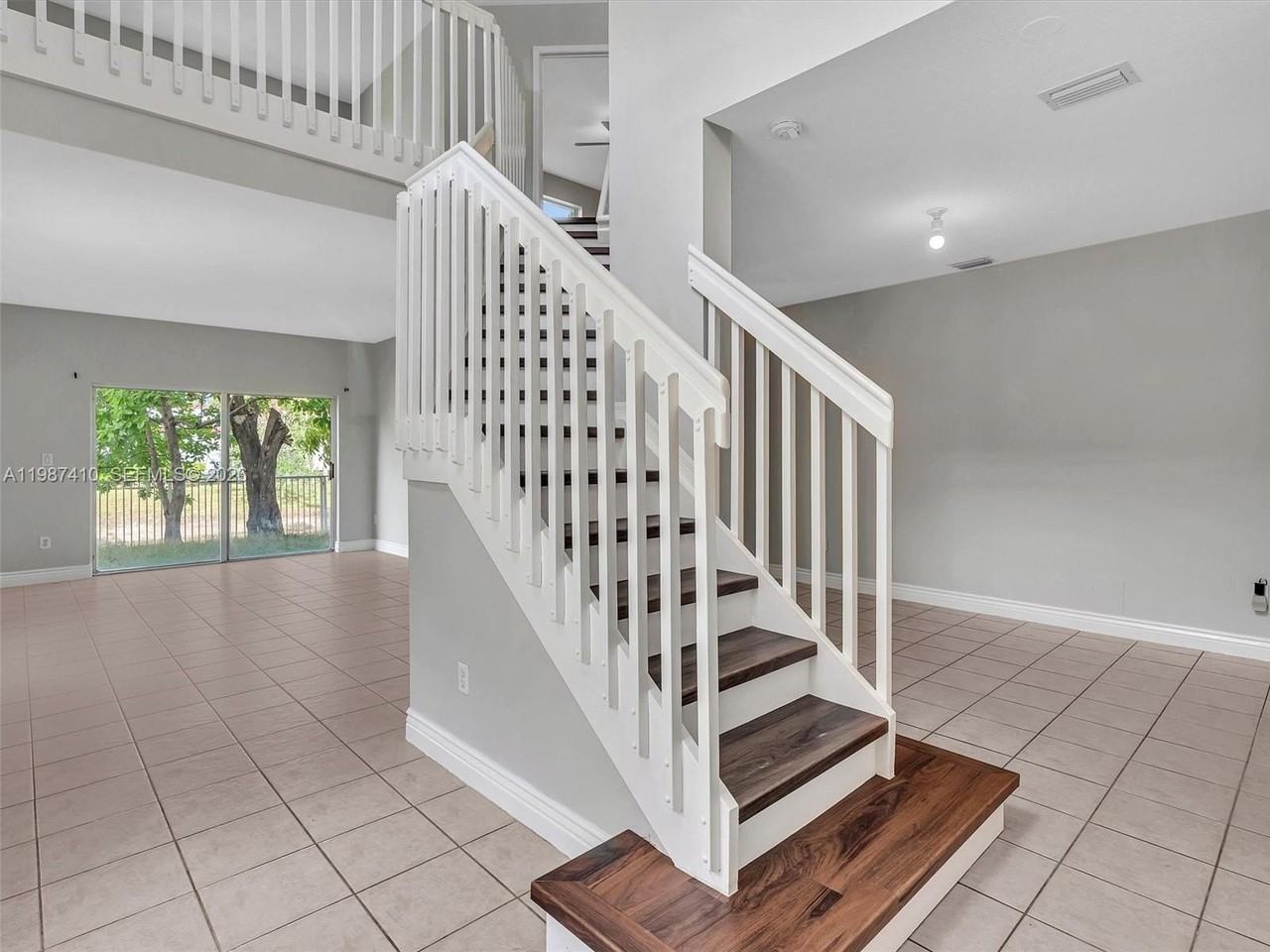 1498 Sw 106th Ave #1498 - Photo 3 of 46