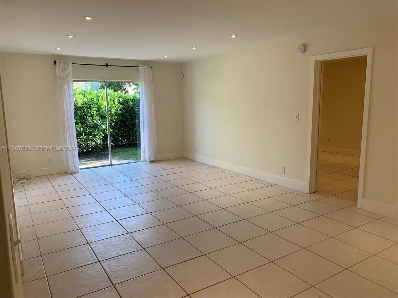 1200 Mariposa Ave #E104 - Photo 4 of 22