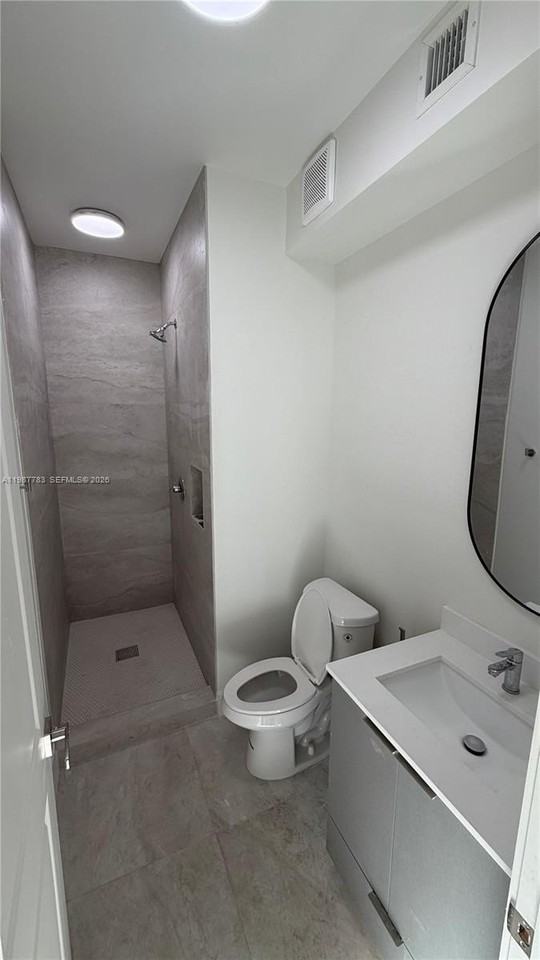 102 Pl SW 18340 - Photo 3 of 21