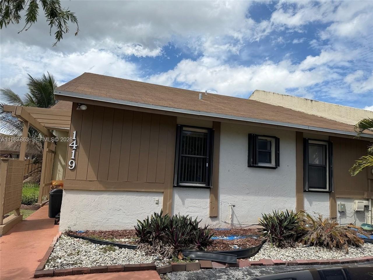 1419 Yellowthroat St - Photo 2 of 26