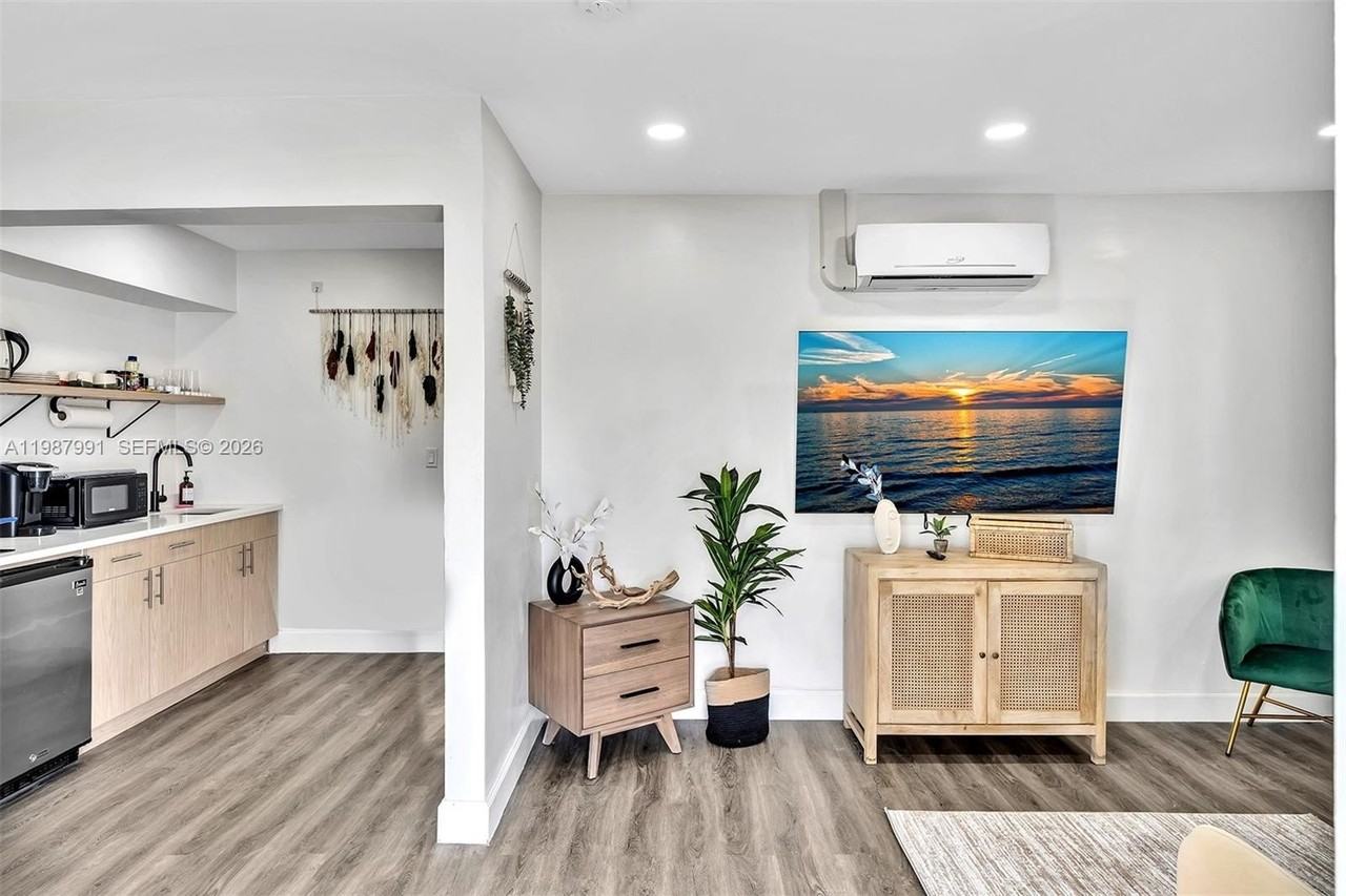 703 Ne 7th St #5 - Photo 7 of 40