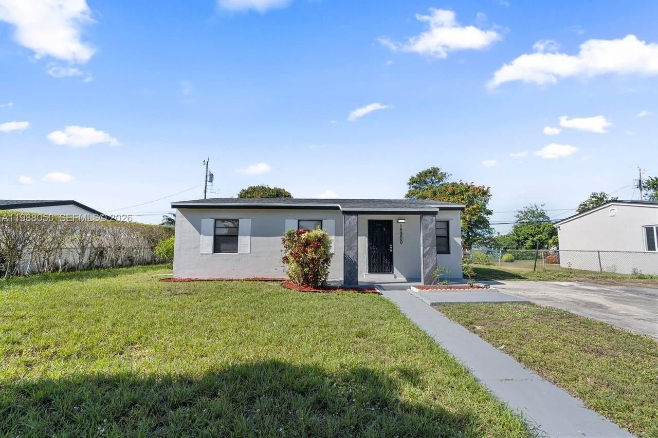 15900 Nw 18th Ave - Photo 2 of 40