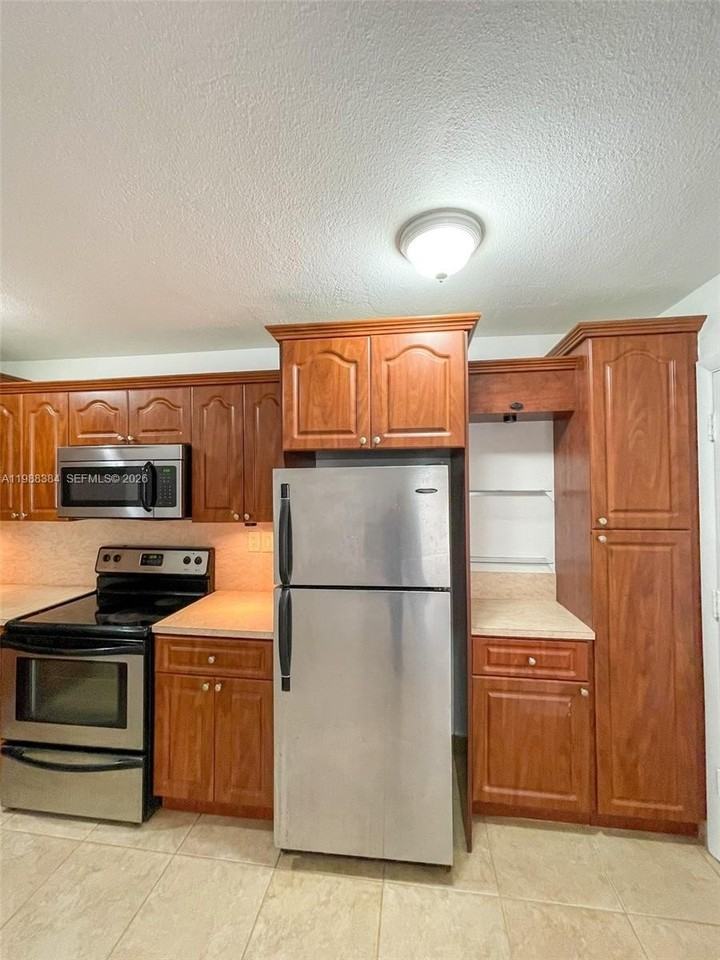 4450 Sw 67th Ave #I - Photo 4 of 12