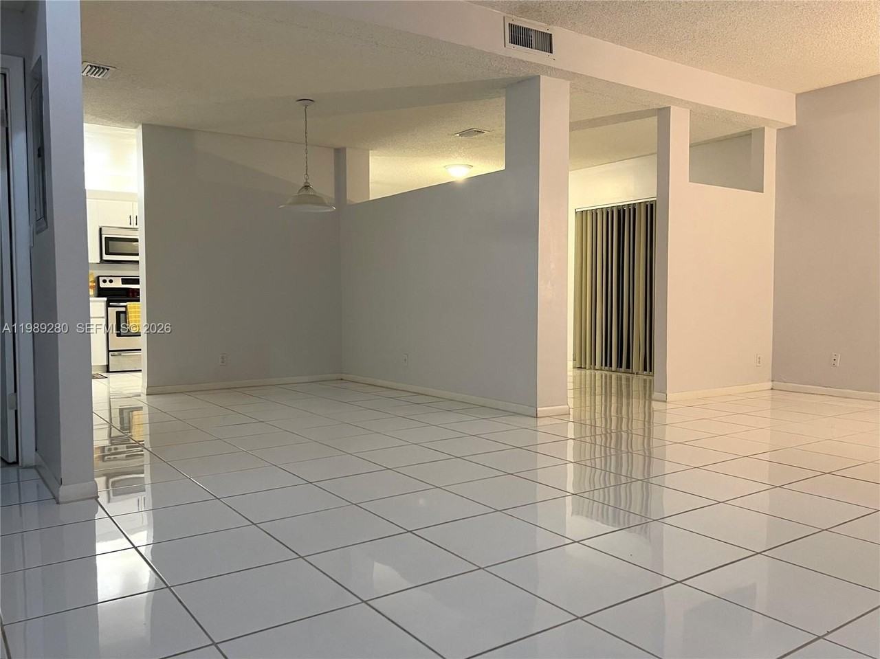 543 Racquet Club Rd #33 - Photo 4 of 28