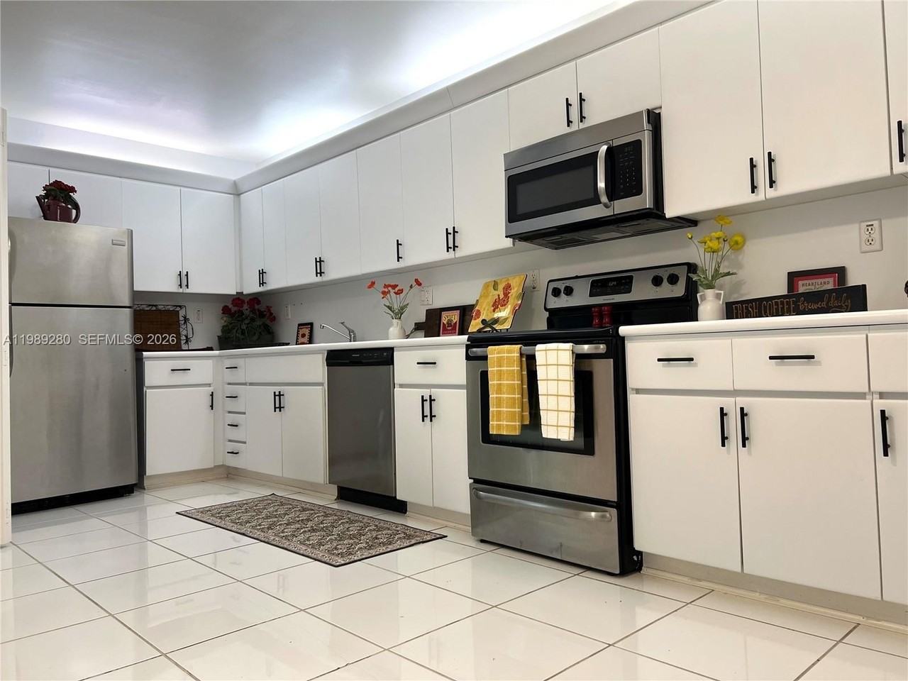 543 Racquet Club Rd #33 - Photo 7 of 28