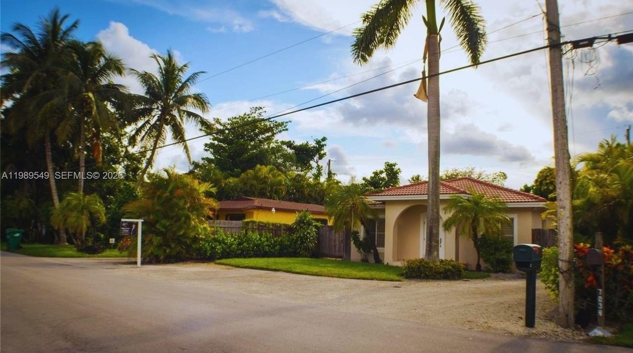 7048 Sw 83rd Ct - Photo 2 of 26