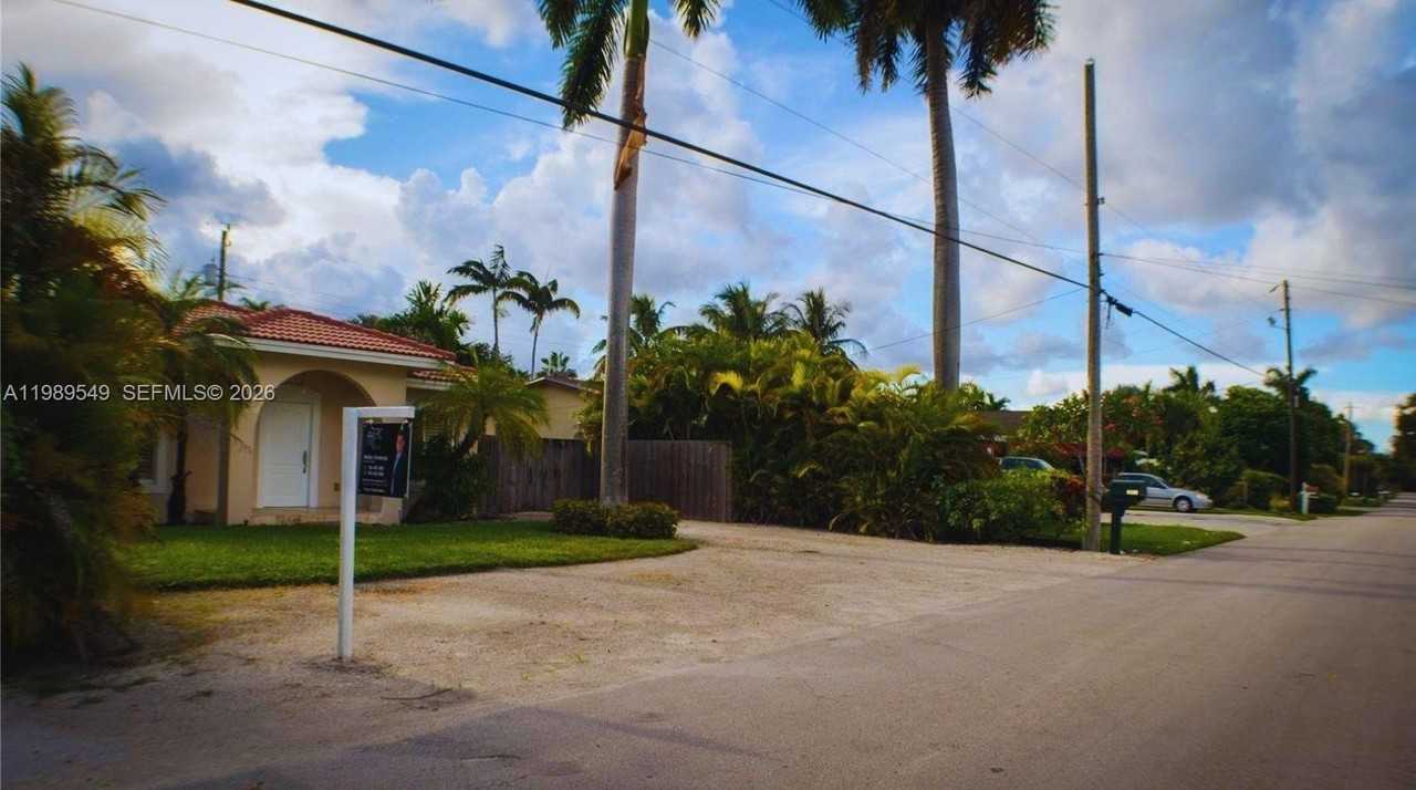 7048 Sw 83rd Ct - Photo 4 of 26