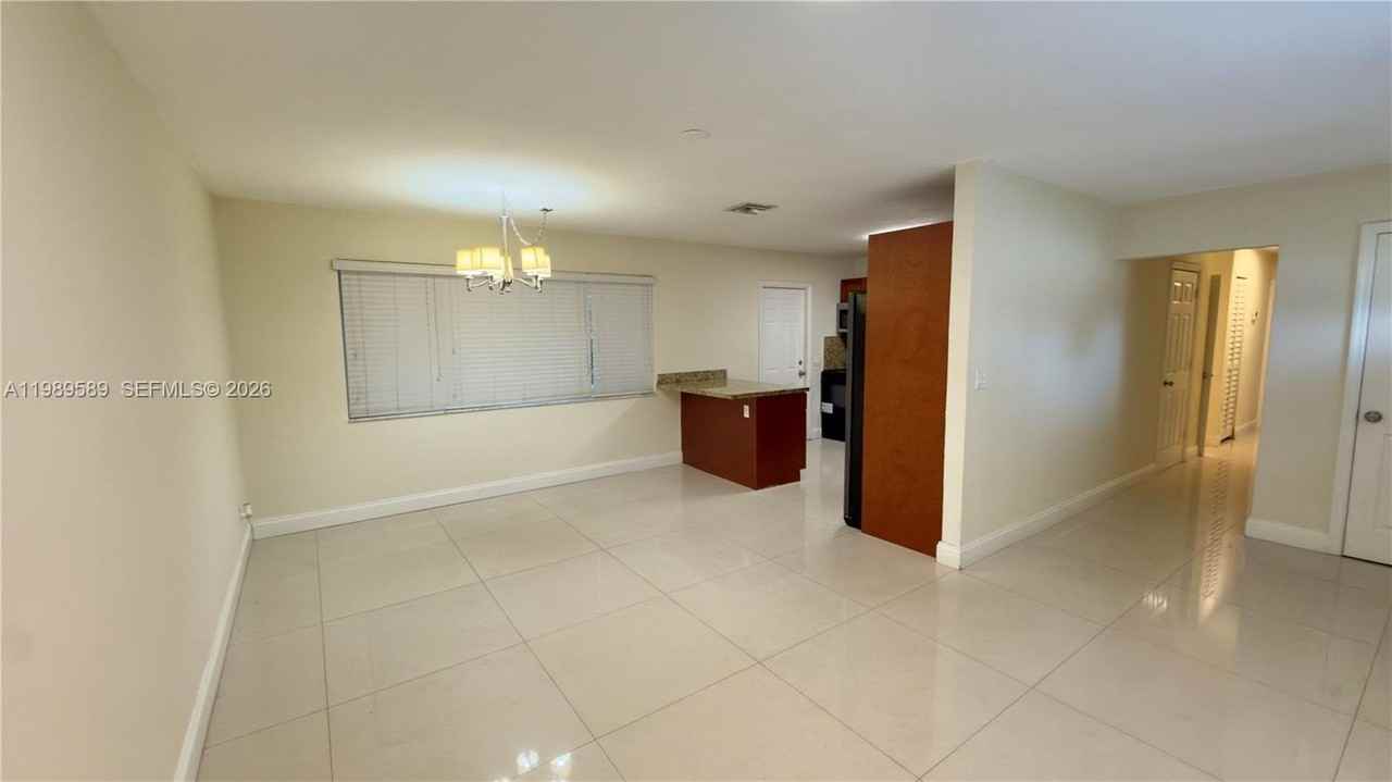1125 Nw 16th Ct #1125 - Photo 6 of 48