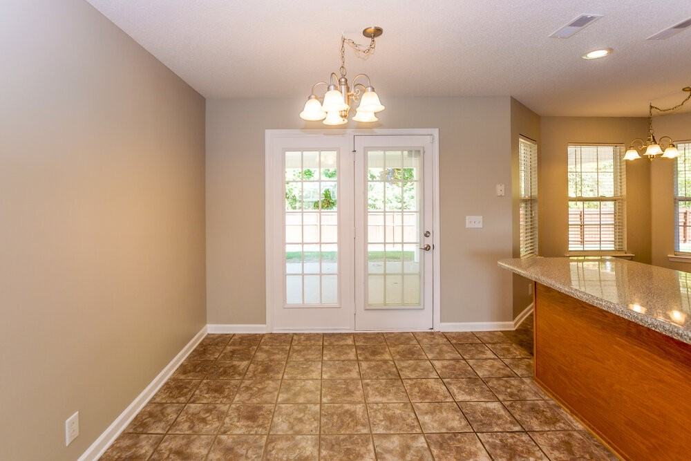 3320 Leslie Ln - Photo 3 of 14