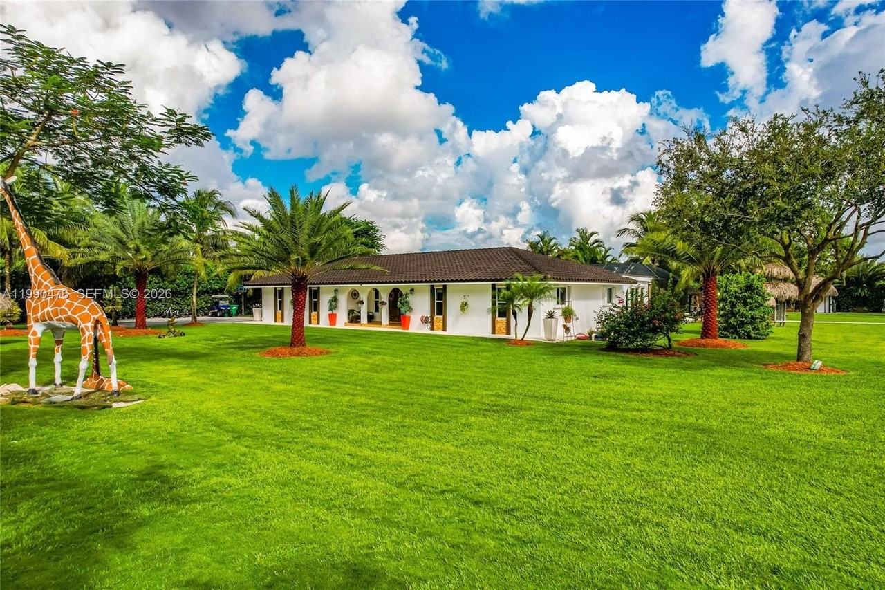 18851 Sw 218th St - Photo 3 of 27