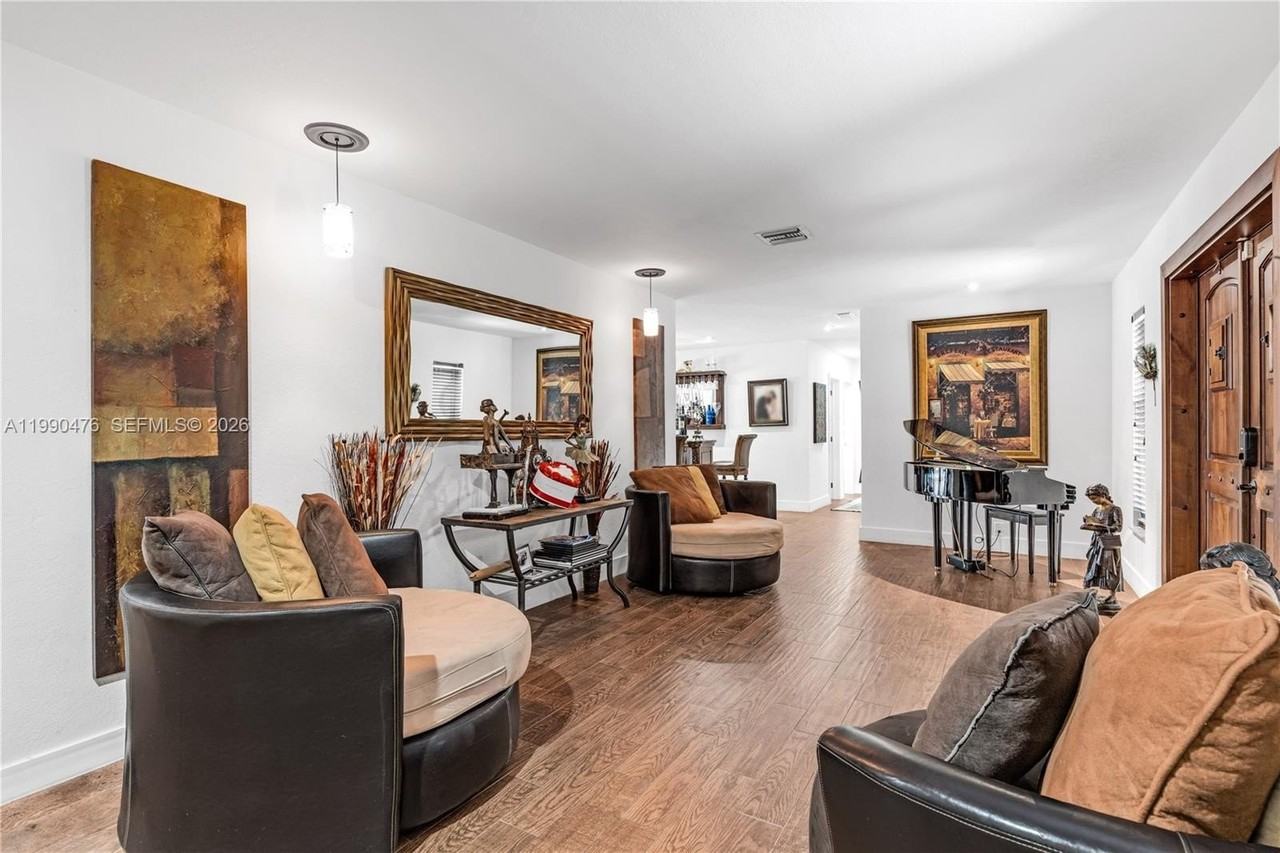 18851 Sw 218th St - Photo 5 of 27