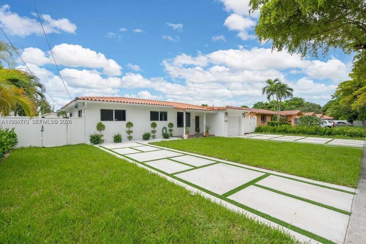 1040 N Royal Poinciana Blvd #0 - Photo 3 of 26